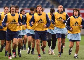 Argentine players in training for match against Japan